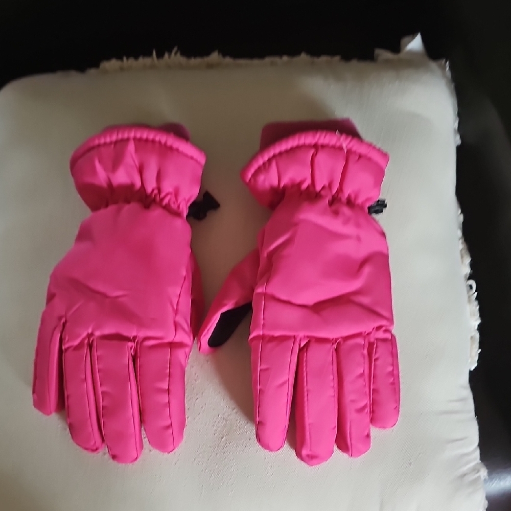 Vibrant Pink Winter Gloves